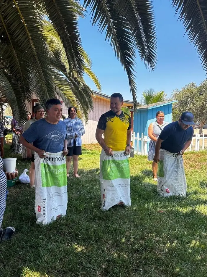 Integrantes de Punto de Gracia participando en actividades de convivencia